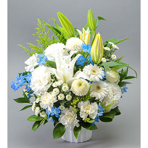 Tokyo Flower Shop | Ultramarine Gunjo Arrangement