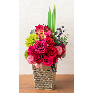Tokyo Flower Shop – Roses, Mums & Hydrangea