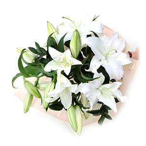 Online Flower Delivery Tokyo – White Lilies in Bouquet